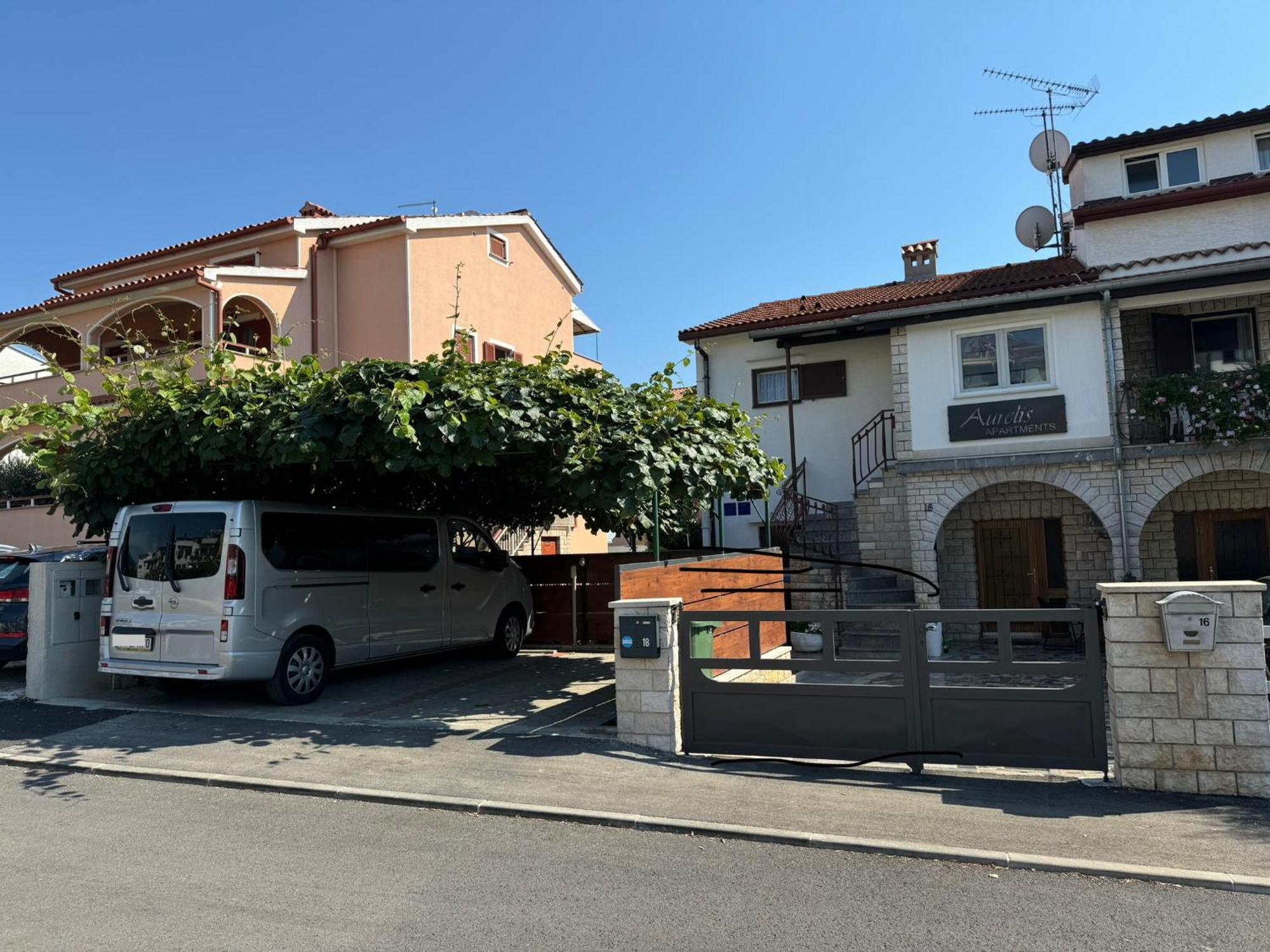 Aurelis Apartments Porec Exterior photo